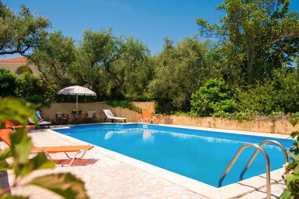 Nina Residence Plános Екстериор снимка